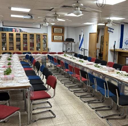 Listo para que los jóvenes festejen cena de Pesaj