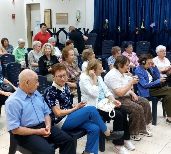 Charla de la periodista Roxana Levinson